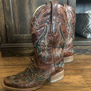 8 1/2 m women’s corral boots